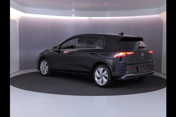 Volkswagen Golf 1.5 eHybrid Style Edition 204 pk Automaat (DSG) | Navigatie via App | Parkeersensoren (Park assist) | Achteruitrijcamera | Adaptieve cruise control | Autom. airco (3 zones) |