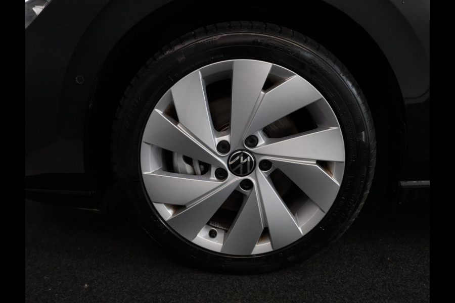 Volkswagen Golf 1.5 eHybrid Style Edition 204 pk Automaat (DSG) | Navigatie via App | Parkeersensoren (Park assist) | Achteruitrijcamera | Adaptieve cruise control | Autom. airco (3 zones) |