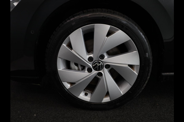 Volkswagen Golf 1.5 eHybrid Style Edition 204 pk Automaat (DSG) | Navigatie via App | Parkeersensoren (Park assist) | Achteruitrijcamera | Adaptieve cruise control | Autom. airco (3 zones) |