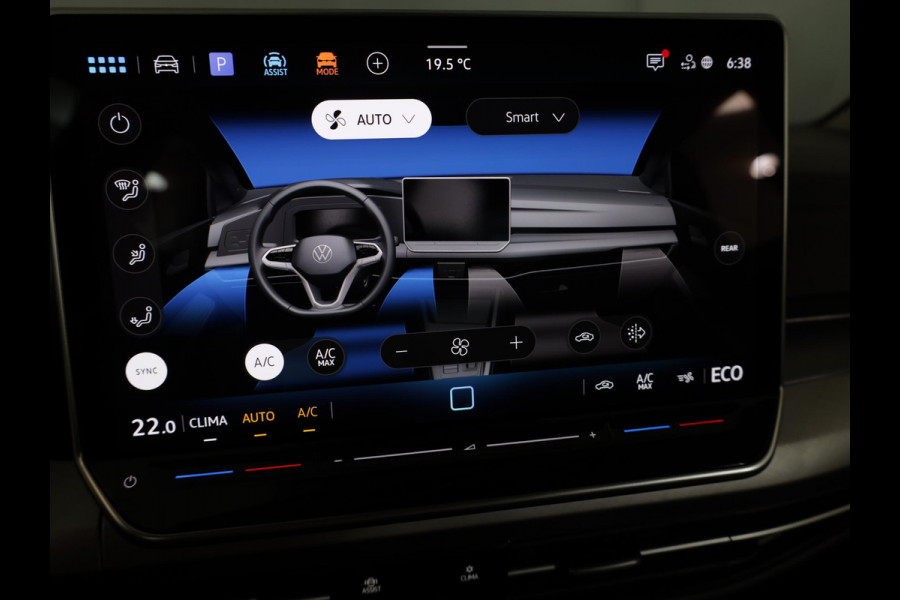 Volkswagen Golf 1.5 eHybrid Style Edition 204 pk Automaat (DSG) | Navigatie via App | Parkeersensoren (Park assist) | Achteruitrijcamera | Adaptieve cruise control | Autom. airco (3 zones) |