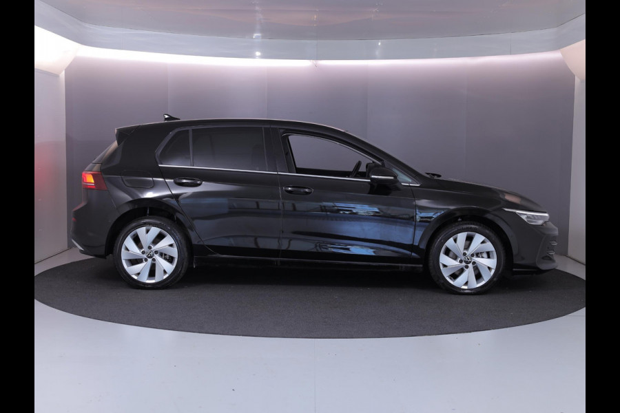 Volkswagen Golf 1.5 eHybrid Style Edition 204 pk Automaat (DSG) | Navigatie via App | Parkeersensoren (Park assist) | Achteruitrijcamera | Adaptieve cruise control | Autom. airco (3 zones) |