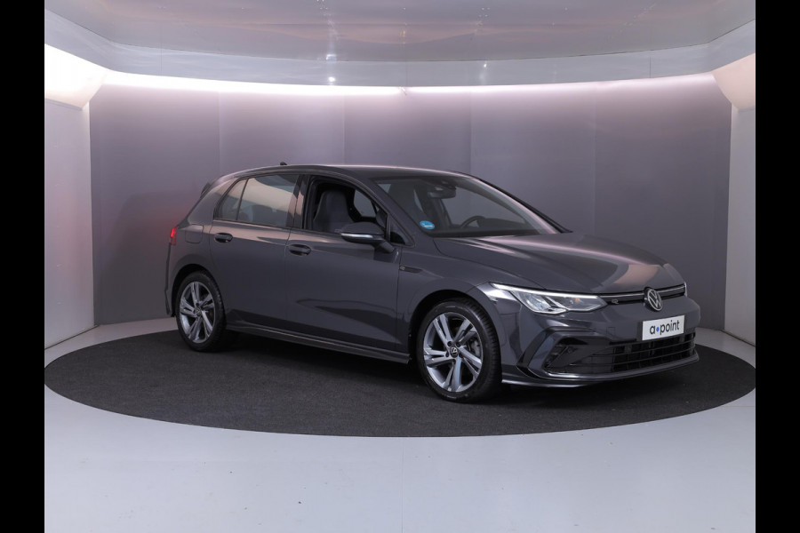 Volkswagen Golf 1.5 eTSI R-Line 130 pk Automaat (DSG) | Navigatie via App | Parkeersensoren | Autom. airco | LED koplampen | R-Line |