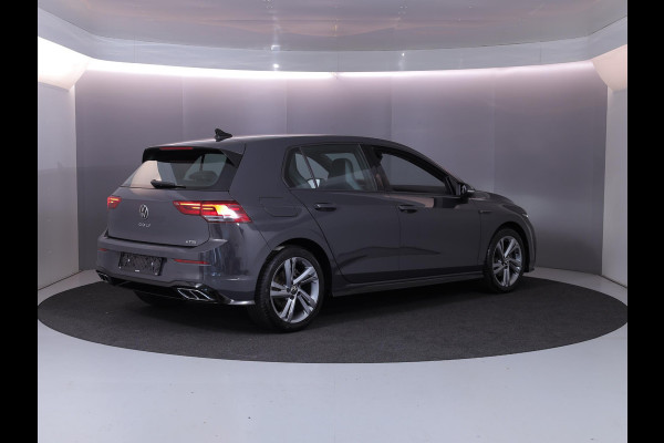 Volkswagen Golf 1.5 eTSI R-Line 130 pk Automaat (DSG) | Navigatie via App | Parkeersensoren | Autom. airco | LED koplampen | R-Line |