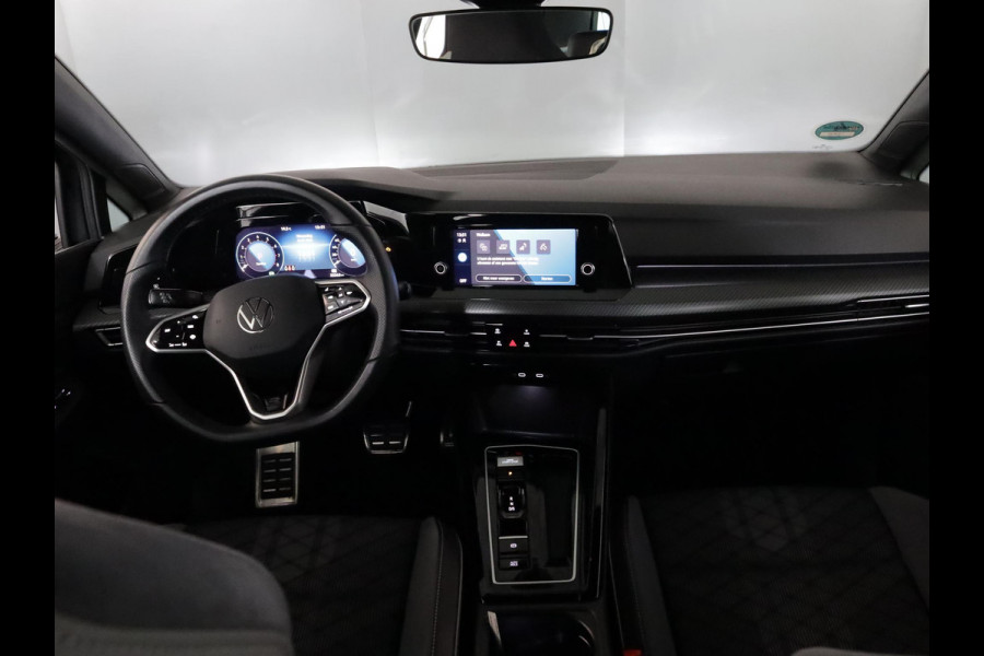 Volkswagen Golf 1.5 eTSI R-Line 130 pk Automaat (DSG) | Navigatie via App | Parkeersensoren | Autom. airco | LED koplampen | R-Line |
