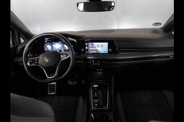 Volkswagen Golf 1.5 eTSI R-Line 130 pk Automaat (DSG) | Navigatie via App | Parkeersensoren | Autom. airco | LED koplampen | R-Line |