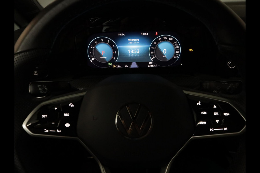 Volkswagen Golf 1.5 eTSI R-Line 130 pk Automaat (DSG) | Navigatie via App | Parkeersensoren | Autom. airco | LED koplampen | R-Line |