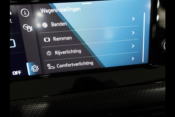 Volkswagen Golf 1.5 eTSI R-Line 130 pk Automaat (DSG) | Navigatie via App | Parkeersensoren | Autom. airco | LED koplampen | R-Line |