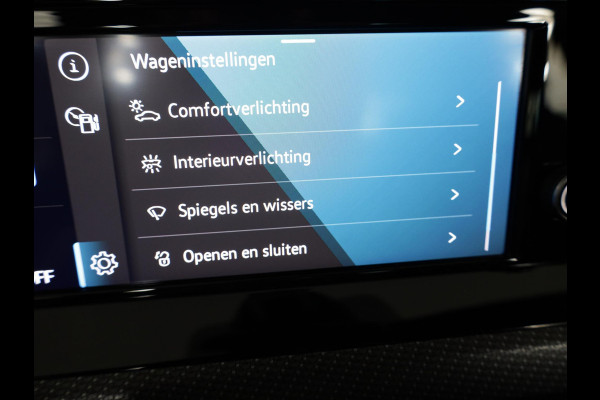 Volkswagen Golf 1.5 eTSI R-Line 130 pk Automaat (DSG) | Navigatie via App | Parkeersensoren | Autom. airco | LED koplampen | R-Line |