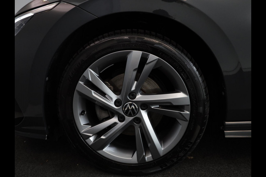 Volkswagen Golf 1.5 eTSI R-Line 130 pk Automaat (DSG) | Navigatie via App | Parkeersensoren | Autom. airco | LED koplampen | R-Line |
