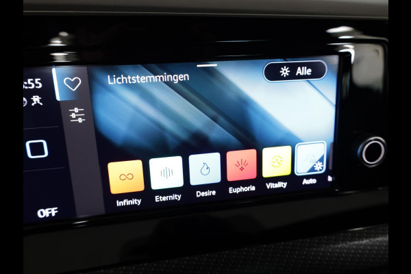 Volkswagen Golf 1.5 eTSI R-Line 130 pk Automaat (DSG) | Navigatie via App | Parkeersensoren | Autom. airco | LED koplampen | R-Line |