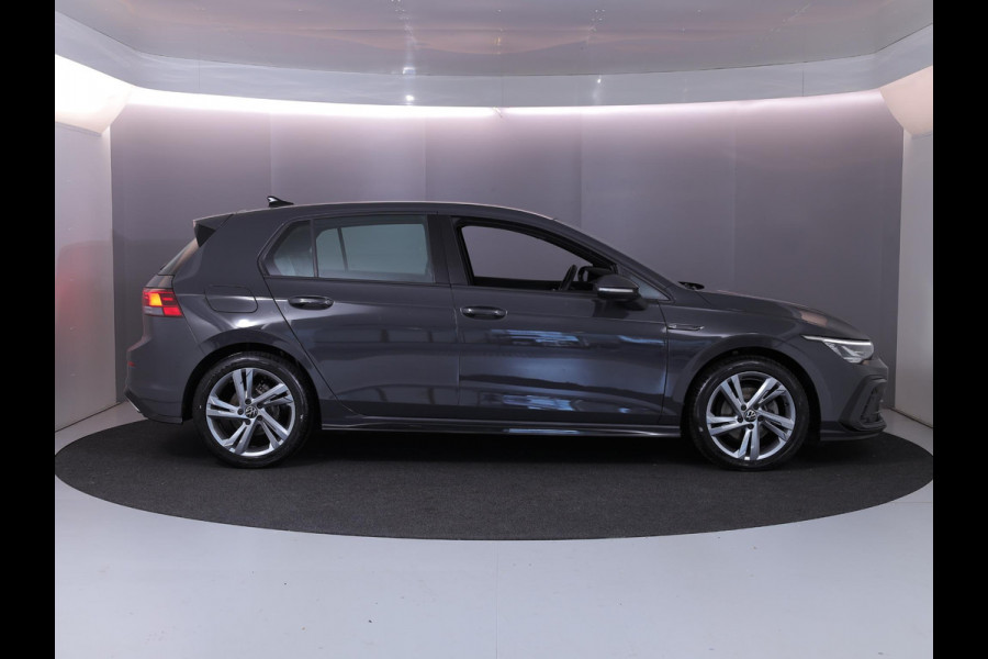 Volkswagen Golf 1.5 eTSI R-Line 130 pk Automaat (DSG) | Navigatie via App | Parkeersensoren | Autom. airco | LED koplampen | R-Line |