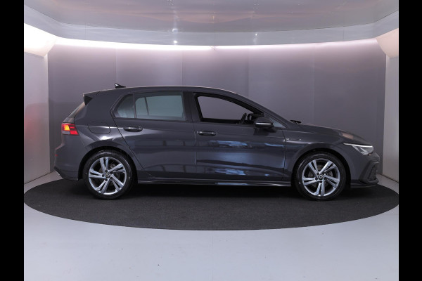 Volkswagen Golf 1.5 eTSI R-Line 130 pk Automaat (DSG) | Navigatie via App | Parkeersensoren | Autom. airco | LED koplampen | R-Line |
