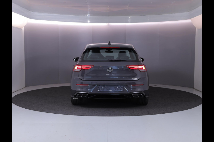 Volkswagen Golf 1.5 eTSI R-Line 130 pk Automaat (DSG) | Navigatie via App | Parkeersensoren | Autom. airco | LED koplampen | R-Line |