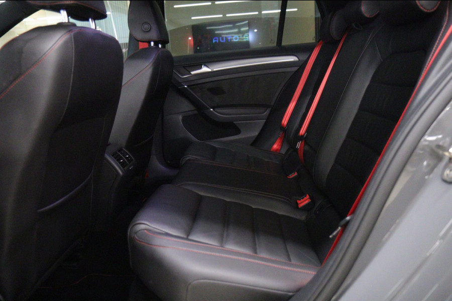 Volkswagen Golf 2.0 TSI GTI TCR /PANO/CARPLAY/CAM/KEYLESS/ACC/LANEASSIST/VOL