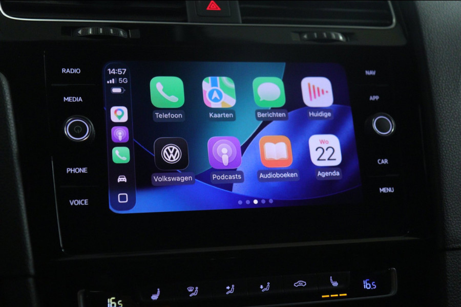 Volkswagen Golf 2.0 TSI GTI TCR /PANO/CARPLAY/CAM/KEYLESS/ACC/LANEASSIST/VOL