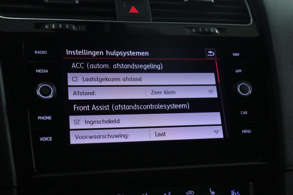 Volkswagen Golf 2.0 TSI GTI TCR /PANO/CARPLAY/CAM/KEYLESS/ACC/LANEASSIST/VOL
