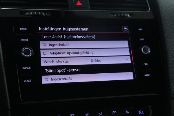 Volkswagen Golf 2.0 TSI GTI TCR /PANO/CARPLAY/CAM/KEYLESS/ACC/LANEASSIST/VOL