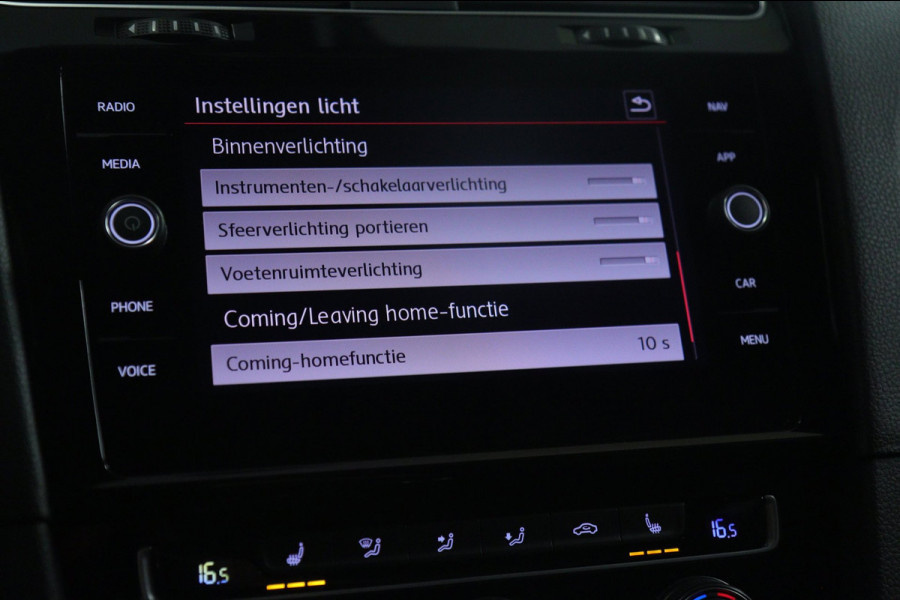 Volkswagen Golf 2.0 TSI GTI TCR /PANO/CARPLAY/CAM/KEYLESS/ACC/LANEASSIST/VOL