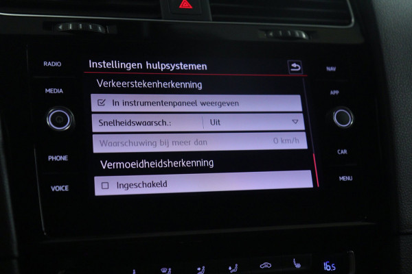 Volkswagen Golf 2.0 TSI GTI TCR /PANO/CARPLAY/CAM/KEYLESS/ACC/LANEASSIST/VOL