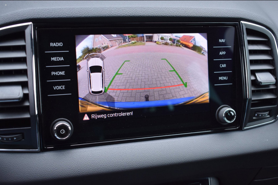 Škoda Karoq 1.5 TSI ACT Sportline | TREKHAAK | CANTON | ADAPTIEVE CRUISE CONTROLE | STOELVERWARMING | NAP | VOORRUITVERWARMING
