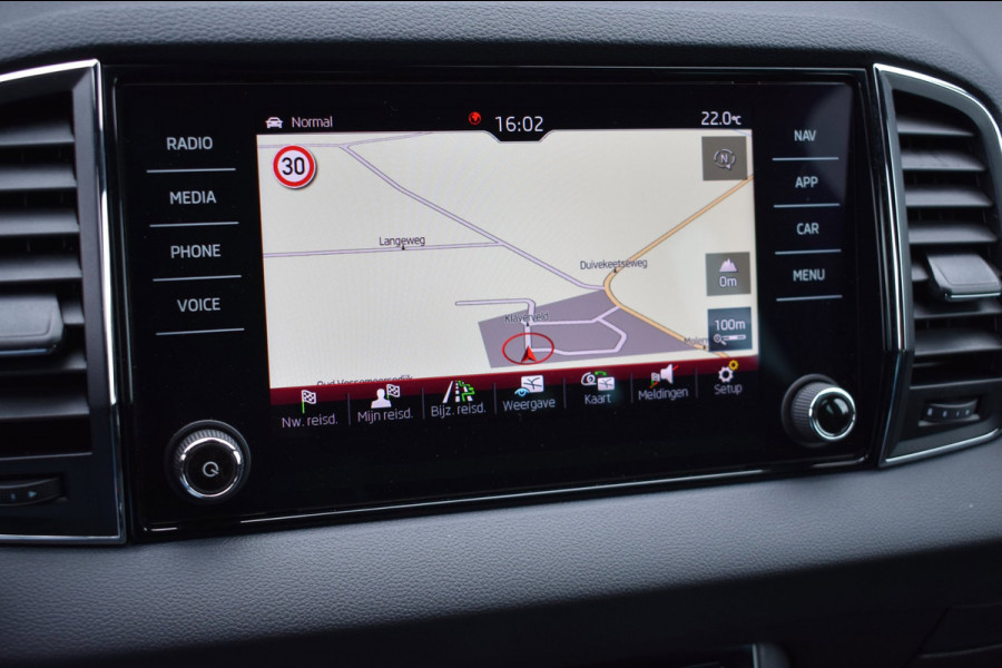 Škoda Karoq 1.5 TSI ACT Sportline | TREKHAAK | CANTON | ADAPTIEVE CRUISE CONTROLE | STOELVERWARMING | NAP | VOORRUITVERWARMING