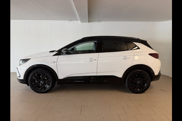 Opel Grandland 1.2 Turbo Ultimate 130PK AUTOMAAT AIRCO NAVI CRUISE LED MATRIX STOELVERW CAM PDC TREKHAAK PRIVACYGLAS NIEUWSTAAT