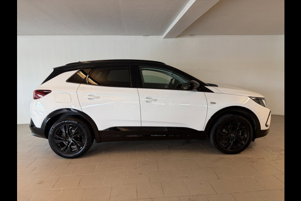 Opel Grandland 1.2 Turbo Ultimate 130PK AUTOMAAT AIRCO NAVI CRUISE LED MATRIX STOELVERW CAM PDC TREKHAAK PRIVACYGLAS NIEUWSTAAT