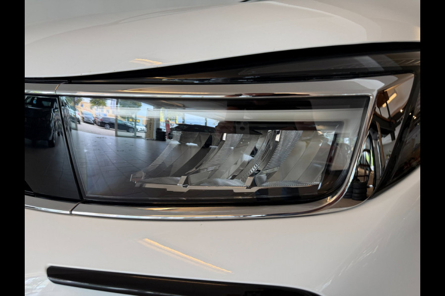 Opel Grandland 1.2 Turbo Ultimate 130PK AUTOMAAT AIRCO NAVI CRUISE LED MATRIX STOELVERW CAM PDC TREKHAAK PRIVACYGLAS NIEUWSTAAT