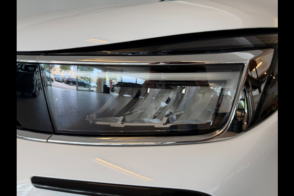 Opel Grandland 1.2 Turbo Ultimate 130PK AUTOMAAT AIRCO NAVI CRUISE LED MATRIX STOELVERW CAM PDC TREKHAAK PRIVACYGLAS NIEUWSTAAT