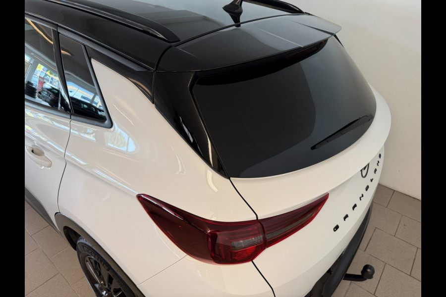 Opel Grandland 1.2 Turbo Ultimate 130PK AUTOMAAT AIRCO NAVI CRUISE LED MATRIX STOELVERW CAM PDC TREKHAAK PRIVACYGLAS NIEUWSTAAT