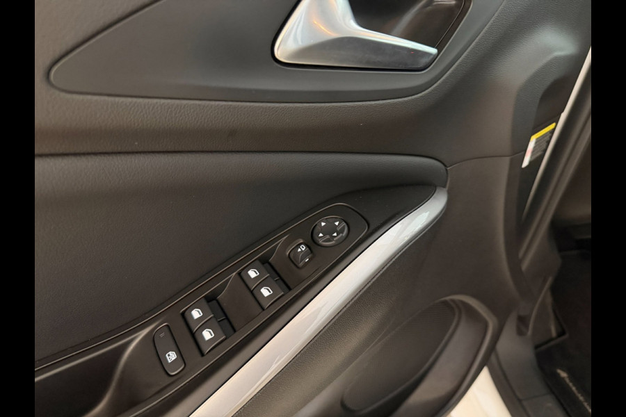 Opel Grandland 1.2 Turbo Ultimate 130PK AUTOMAAT AIRCO NAVI CRUISE LED MATRIX STOELVERW CAM PDC TREKHAAK PRIVACYGLAS NIEUWSTAAT