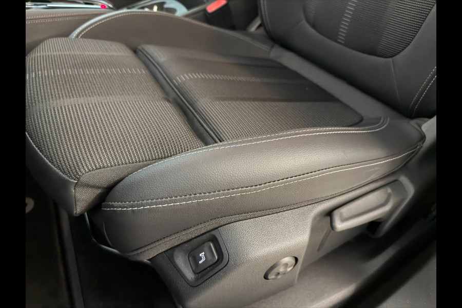 Opel Grandland 1.2 Turbo Ultimate 130PK AUTOMAAT AIRCO NAVI CRUISE LED MATRIX STOELVERW CAM PDC TREKHAAK PRIVACYGLAS NIEUWSTAAT
