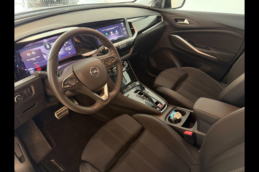 Opel Grandland 1.2 Turbo Ultimate 130PK AUTOMAAT AIRCO NAVI CRUISE LED MATRIX STOELVERW CAM PDC TREKHAAK PRIVACYGLAS NIEUWSTAAT