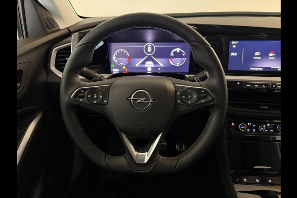 Opel Grandland 1.2 Turbo Ultimate 130PK AUTOMAAT AIRCO NAVI CRUISE LED MATRIX STOELVERW CAM PDC TREKHAAK PRIVACYGLAS NIEUWSTAAT