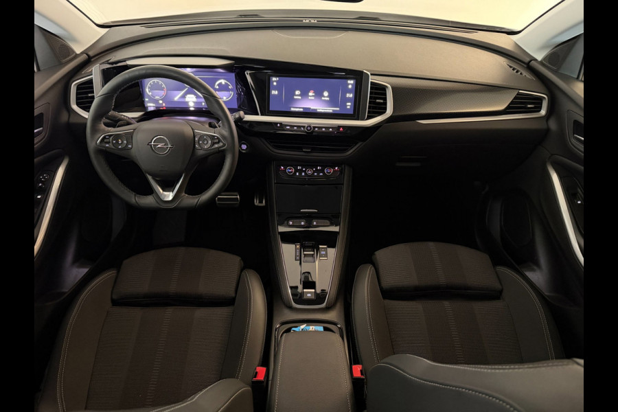 Opel Grandland 1.2 Turbo Ultimate 130PK AUTOMAAT AIRCO NAVI CRUISE LED MATRIX STOELVERW CAM PDC TREKHAAK PRIVACYGLAS NIEUWSTAAT