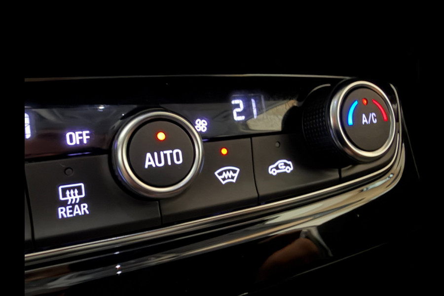 Opel Grandland 1.2 Turbo Ultimate 130PK AUTOMAAT AIRCO NAVI CRUISE LED MATRIX STOELVERW CAM PDC TREKHAAK PRIVACYGLAS NIEUWSTAAT