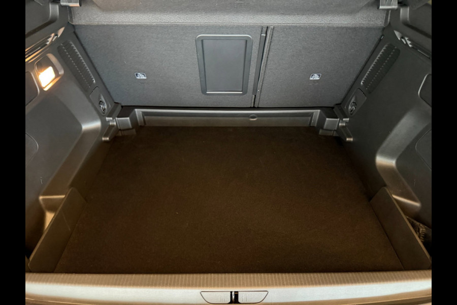 Opel Grandland 1.2 Turbo Ultimate 130PK AUTOMAAT AIRCO NAVI CRUISE LED MATRIX STOELVERW CAM PDC TREKHAAK PRIVACYGLAS NIEUWSTAAT