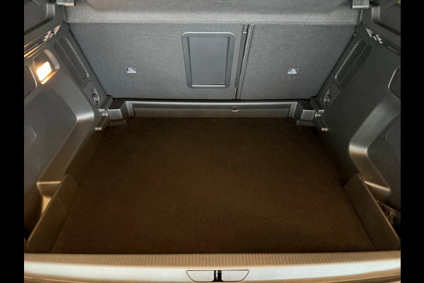 Opel Grandland 1.2 Turbo Ultimate 130PK AUTOMAAT AIRCO NAVI CRUISE LED MATRIX STOELVERW CAM PDC TREKHAAK PRIVACYGLAS NIEUWSTAAT