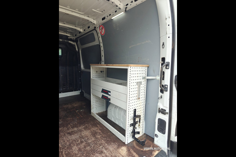 Renault Master T35 2.3 dCi 135 L2H2 + werkplaats inrichting , Euro 6 , 1e Eig , 140 PK , Apk 4-2027 , Camera , leuke bus.