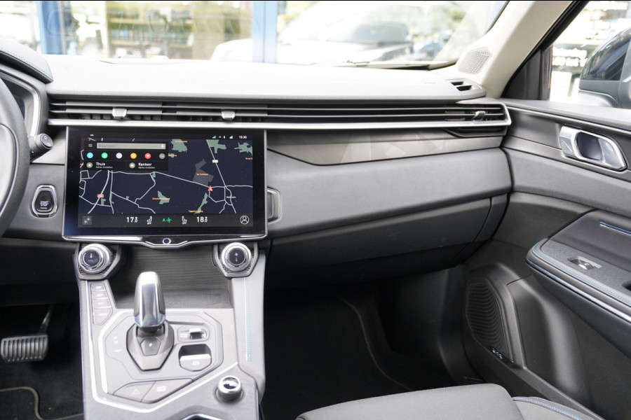 Lynk & Co 01 1.5|Prijs incl. 12 mnd garantie| PDC Panoramadak LMV Navi Apple carplay/Android auto Camera