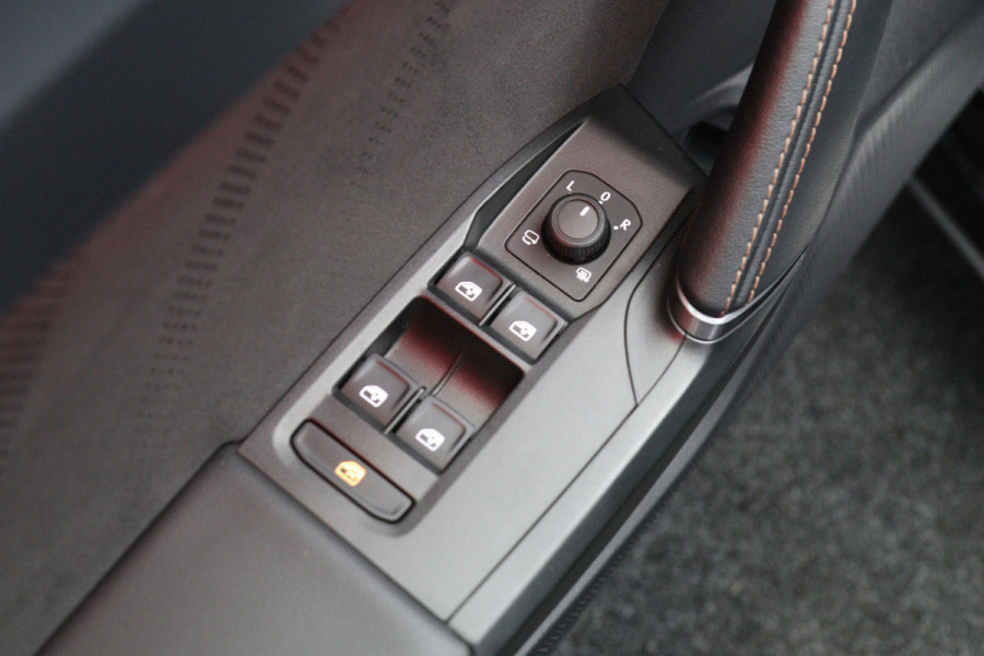 CUPRA Formentor 1.4 e-Hybrid VZ 245 PK Black Edition PHEV, Panoramadak, Memory, Alcantara, Camera, Winterpakket