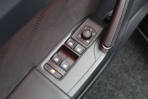 CUPRA Formentor 1.4 e-Hybrid VZ 245 PK Black Edition PHEV, Panoramadak, Memory, Alcantara, Camera, Winterpakket