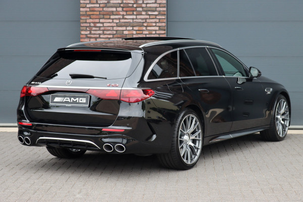 Mercedes-Benz E-Klasse Estate AMG 53 4MATIC+ | Hyperscreen | Achterasbesturing | Trekhaak | Distronic | Burmester | Panoramadak | Surround Camera | Digital Light |