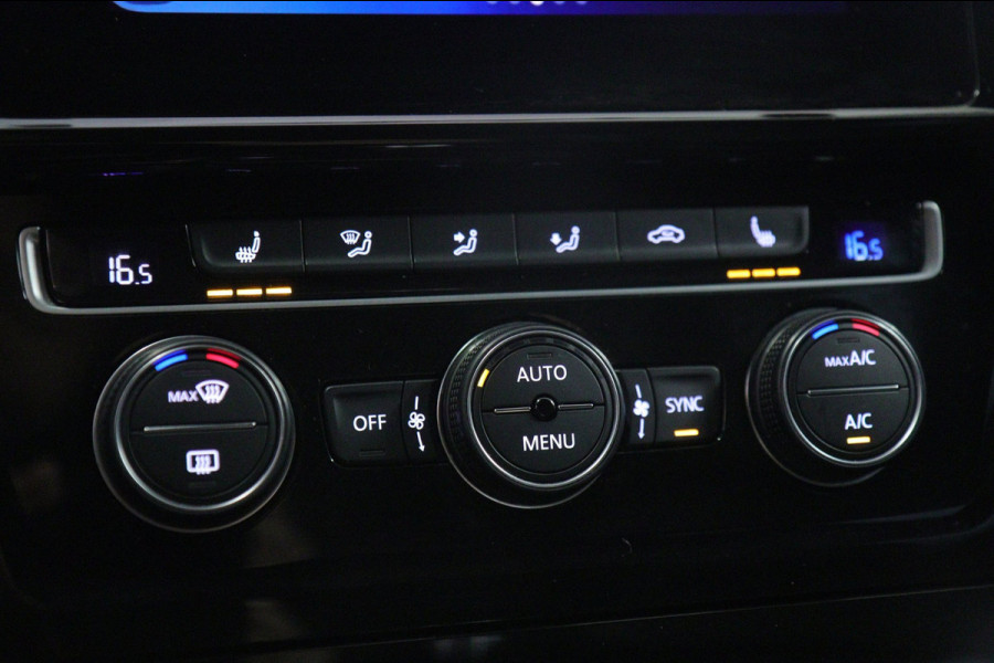 Volkswagen Golf 2.0 TSI GTI TCR /PANO/CARPLAY/CAM/KEYLESS/ACC/LANEASSIST/VOL