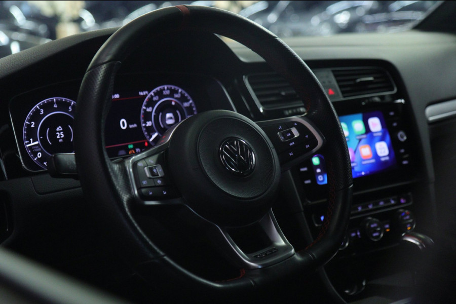 Volkswagen Golf 2.0 TSI GTI TCR /PANO/CARPLAY/CAM/KEYLESS/ACC/LANEASSIST/VOL