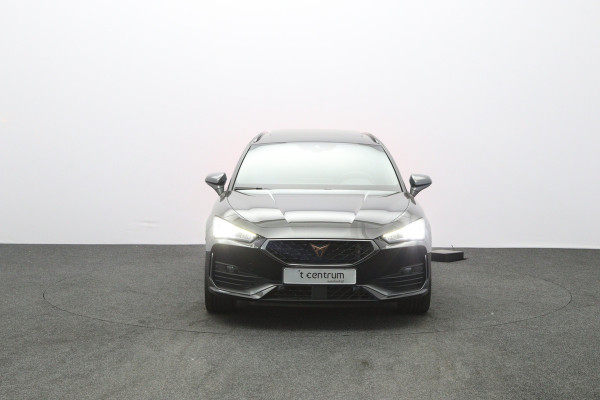 CUPRA Leon Sportstourer 1.4 e-Hybrid 204 PK Business PHEV, Panoramadak, Camera, Winterpakket, Kuipstoelen
