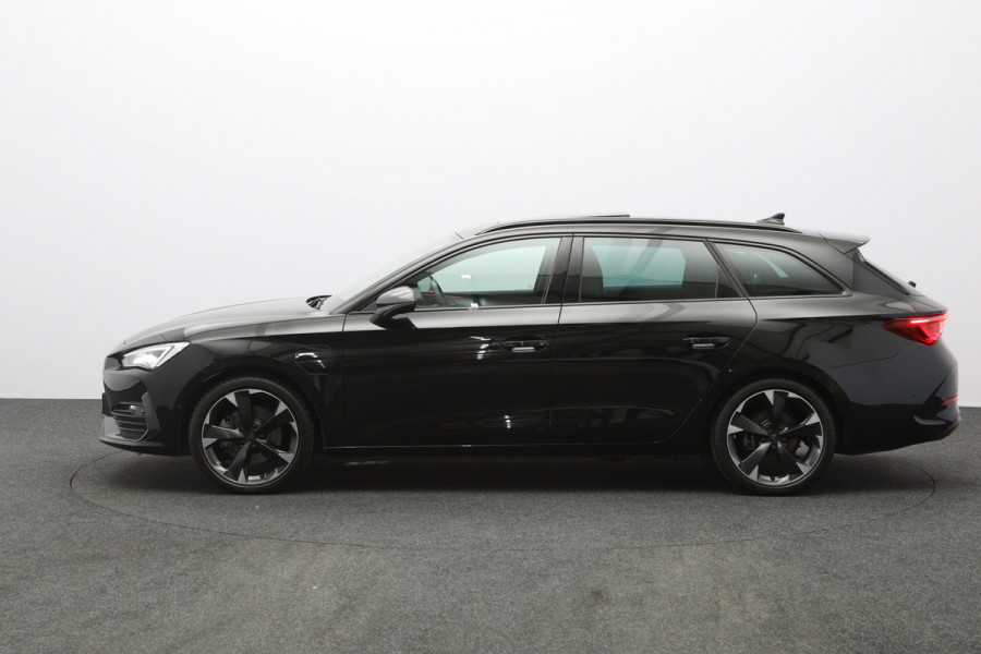 CUPRA Leon Sportstourer 1.4 e-Hybrid 204 PK Business PHEV, Panoramadak, Camera, Winterpakket, Kuipstoelen
