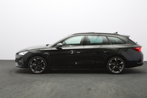 CUPRA Leon Sportstourer 1.4 e-Hybrid 204 PK Business PHEV, Panoramadak, Camera, Winterpakket, Kuipstoelen