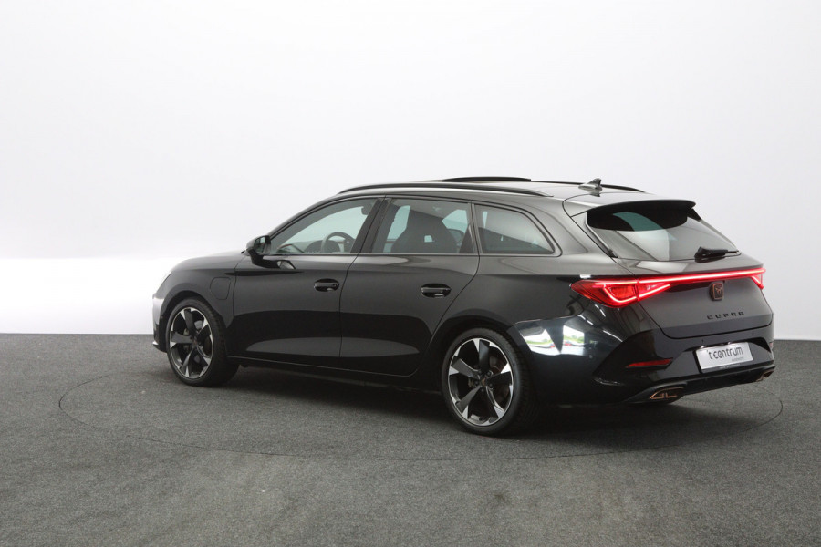 CUPRA Leon Sportstourer 1.4 e-Hybrid 204 PK Business PHEV, Panoramadak, Camera, Winterpakket, Kuipstoelen