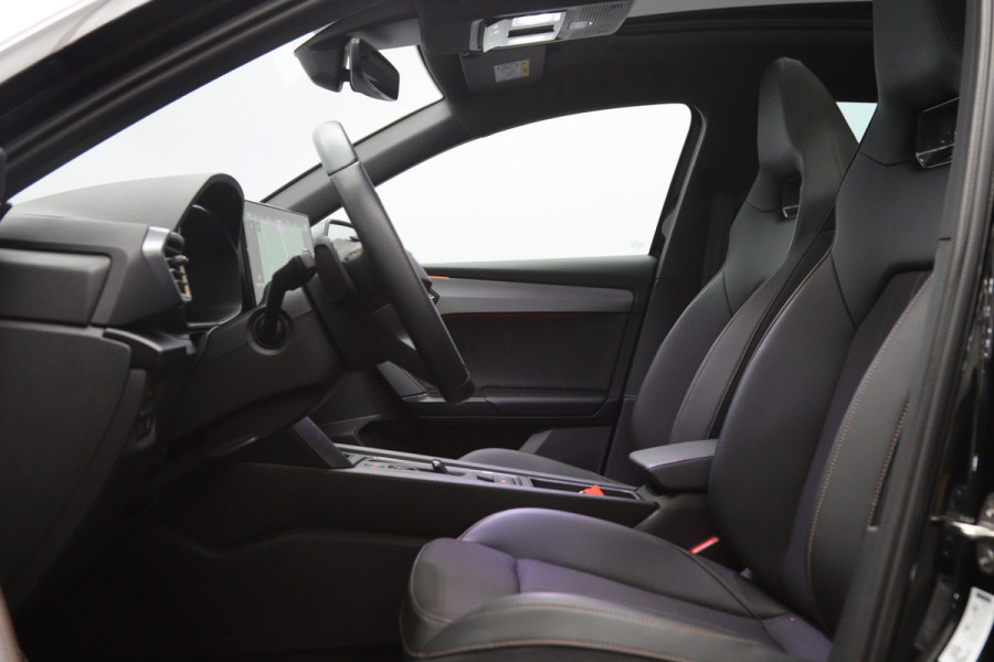 CUPRA Leon Sportstourer 1.4 e-Hybrid 204 PK Business PHEV, Panoramadak, Camera, Winterpakket, Kuipstoelen